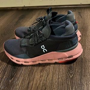 COPY - OnCloud CloudTec Swiss engineering size 9 women’s.